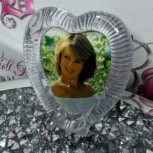 Heart picture frame clear plastic ribbed crystal look cute vintage love 💗